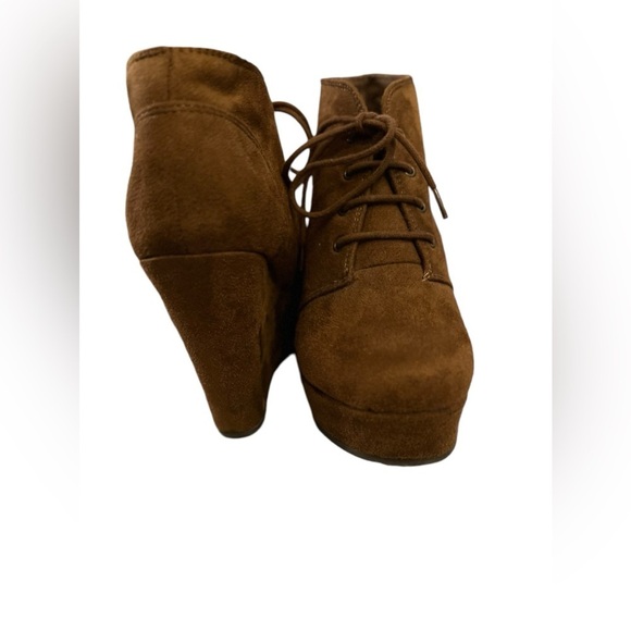 5 for $40 SALE! 
Shi by Journeya Faux Suede, Wedge, Lace Up, Ankle Booties 8.5 - Picture 8 of 14